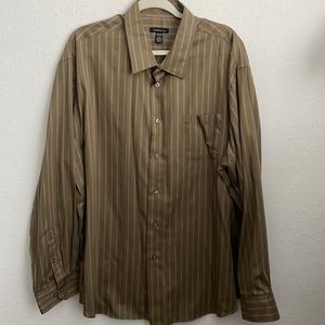 ❌SOLD❌  Van Heusen Shirt